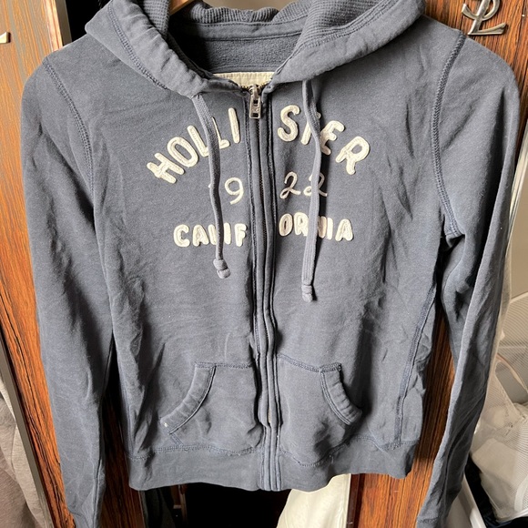 Hollister Zip-Up Sweater - Picture 1 of 3